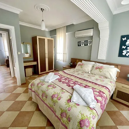 Mountain Valley Oludeniz アパート